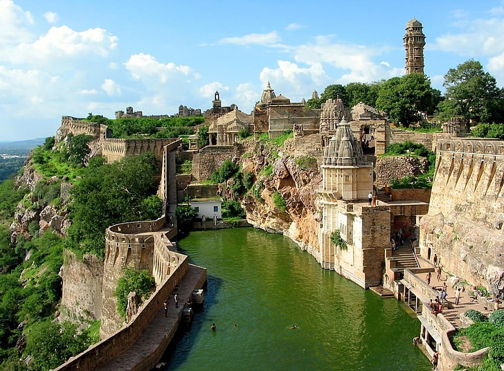 A panoramic view of Chittorgarh Fort, a historic fortress in Rajasthan, India, showcasing its grand architecture and cultural significance