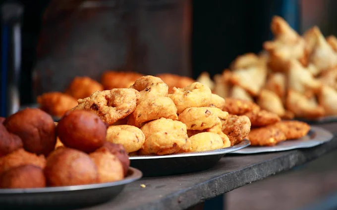 Jaipur Indian street food - a vibrant and diverse culinary scene captured in captivating videos and images.