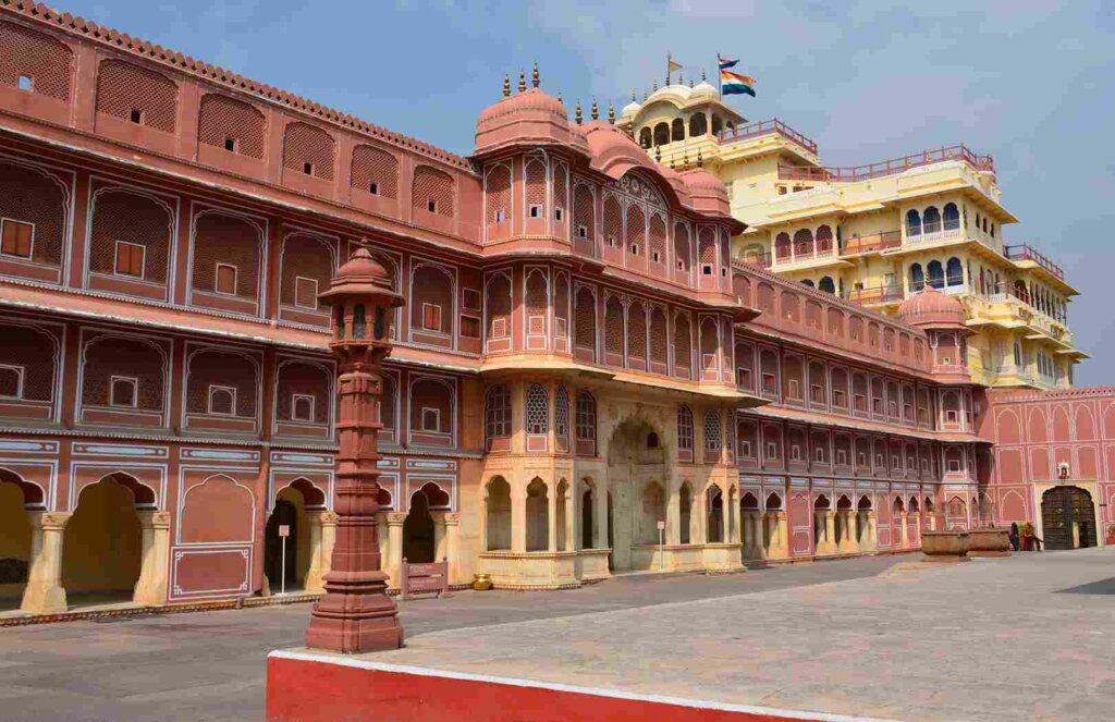 Majestic view of City Palace Jaipur from the side showcasing its grandeur. Image sourced from Google WikiMedia