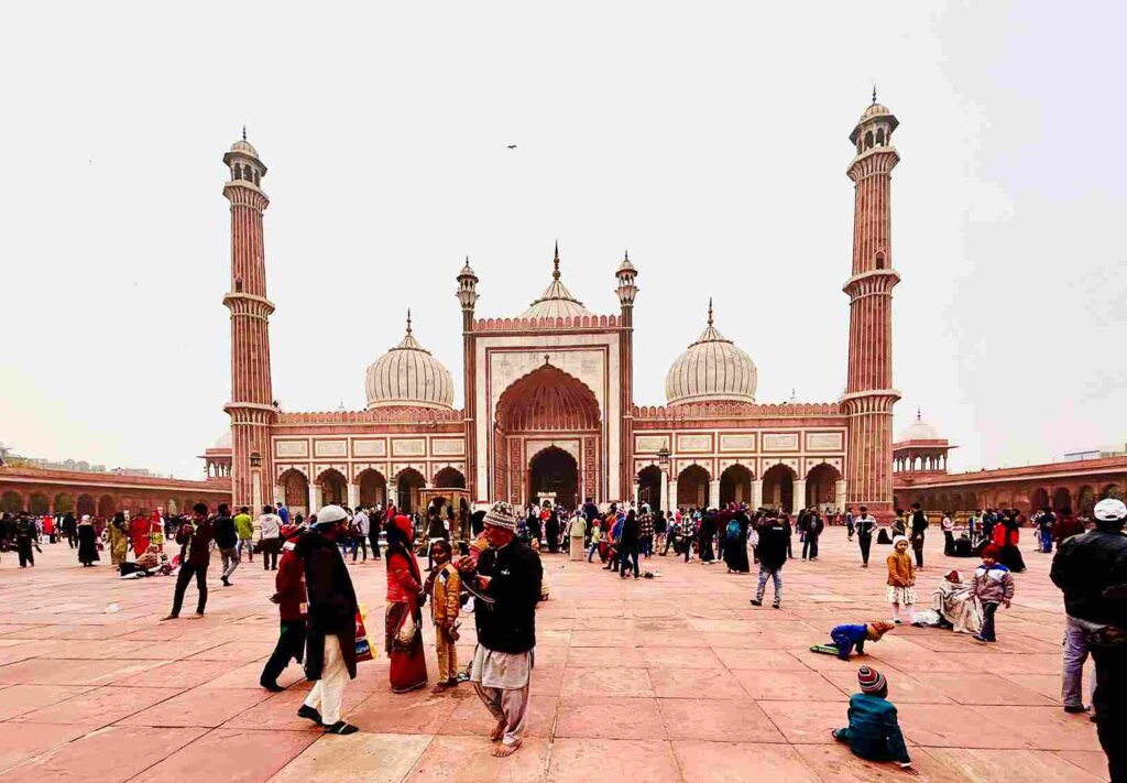 Jama Masjid Delhi - Photo by Varis on Unsplash. View of the entire courtyard from the front