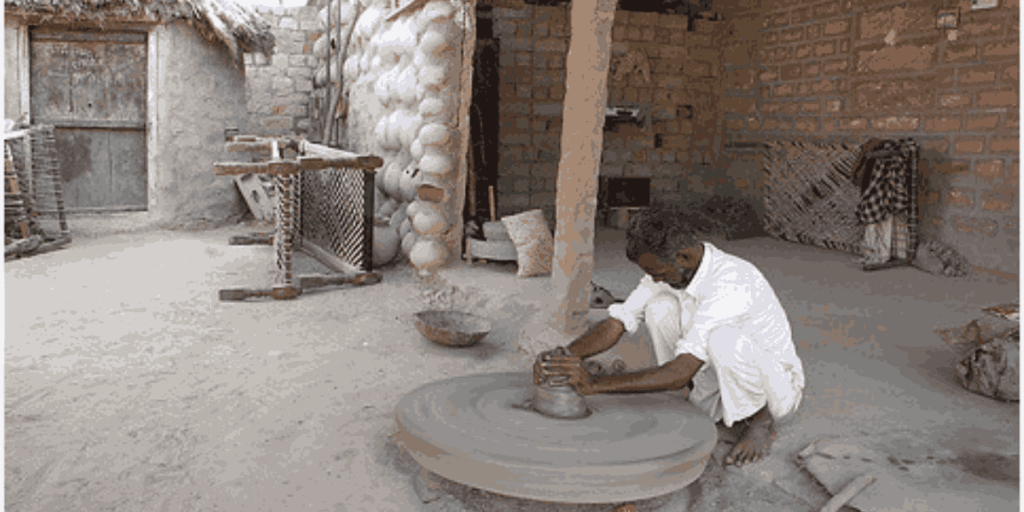 Salawas Village near Jodhpur, Rajasthan: A picturesque rural settlement surrounded by arid landscapes, showcasing traditional Rajasthani architecture and vibrant cultural life. Image by Flickr.