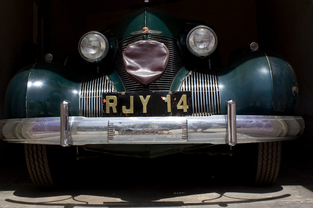 Vintage car museum display in Udaipur, Rajasthan, India - Image from Google Flickr