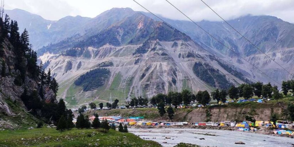 A scenic view of Baltal Valley, located in the picturesque region of Kashmir.