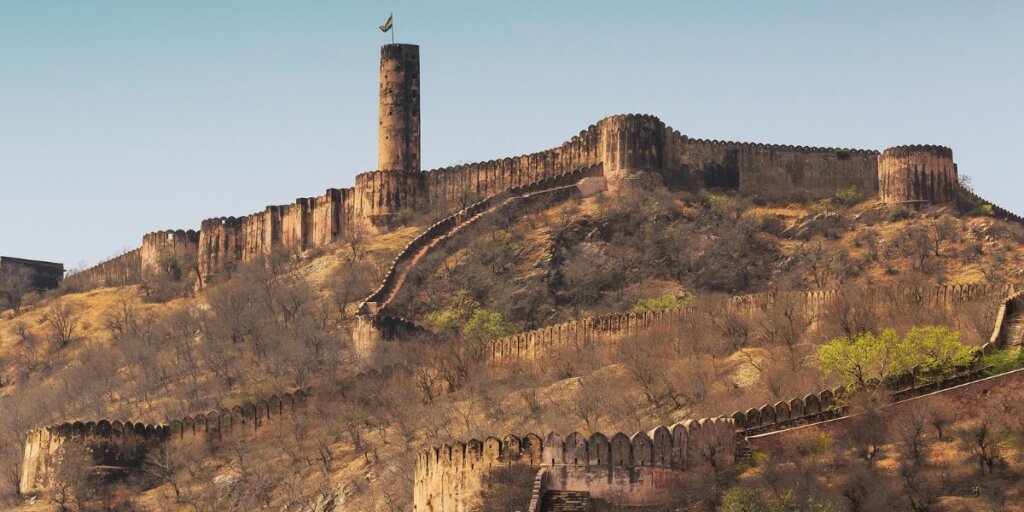 Jaigarh Fort in Jaipur: A majestic fortification overlooking the city, showcasing formidable walls, watchtowers, and historical architecture.