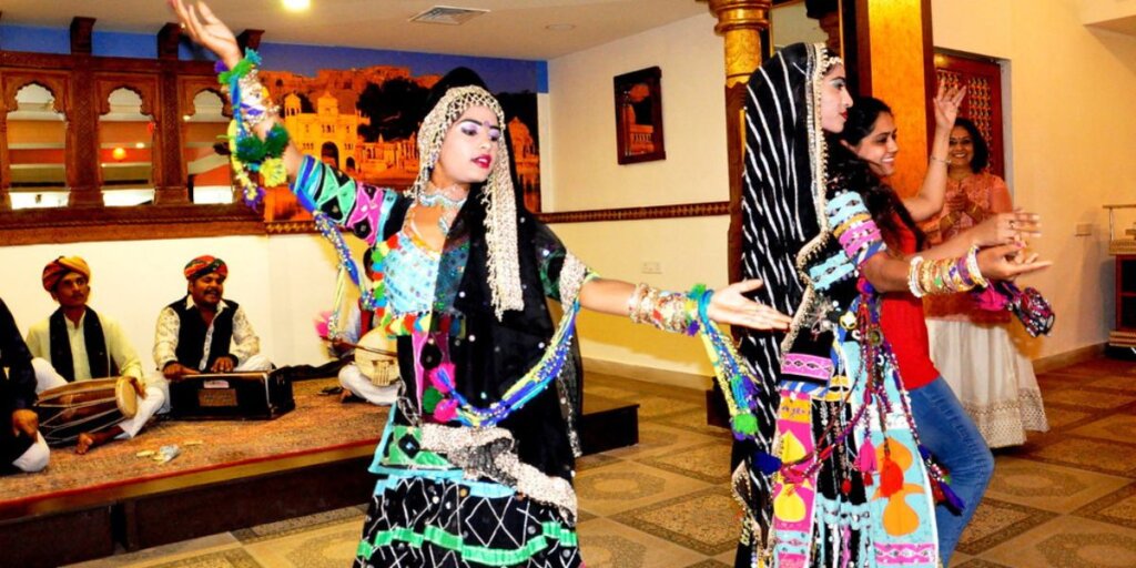 Kalbeliya dance, a vibrant Rajasthani tradition, captured in an enchanting image from Jaisalmer. Image courtesy: Flickr.