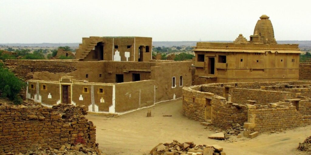 Kuldhara Village, an abandoned ghost town near Jaisalmer, captured in a hauntingly beautiful image. Image credit: Flickr.