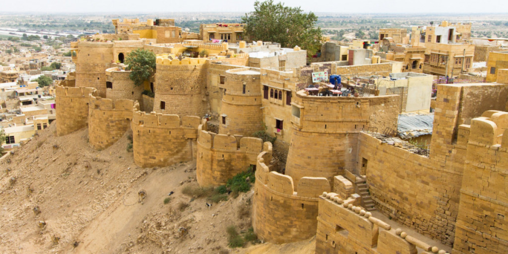 Jaisalmer Fort, a stunning yellow sandstone fort in Rajasthan, India, bathed in golden light.Credit: Pranav Bhasin on Flickr 